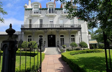 New Orleans Garden District self-guided walking tour